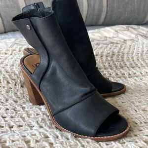 UGG Valencia Size 8 Leather Peep Toe Ankle Boot Open Back 4" Block Heel
